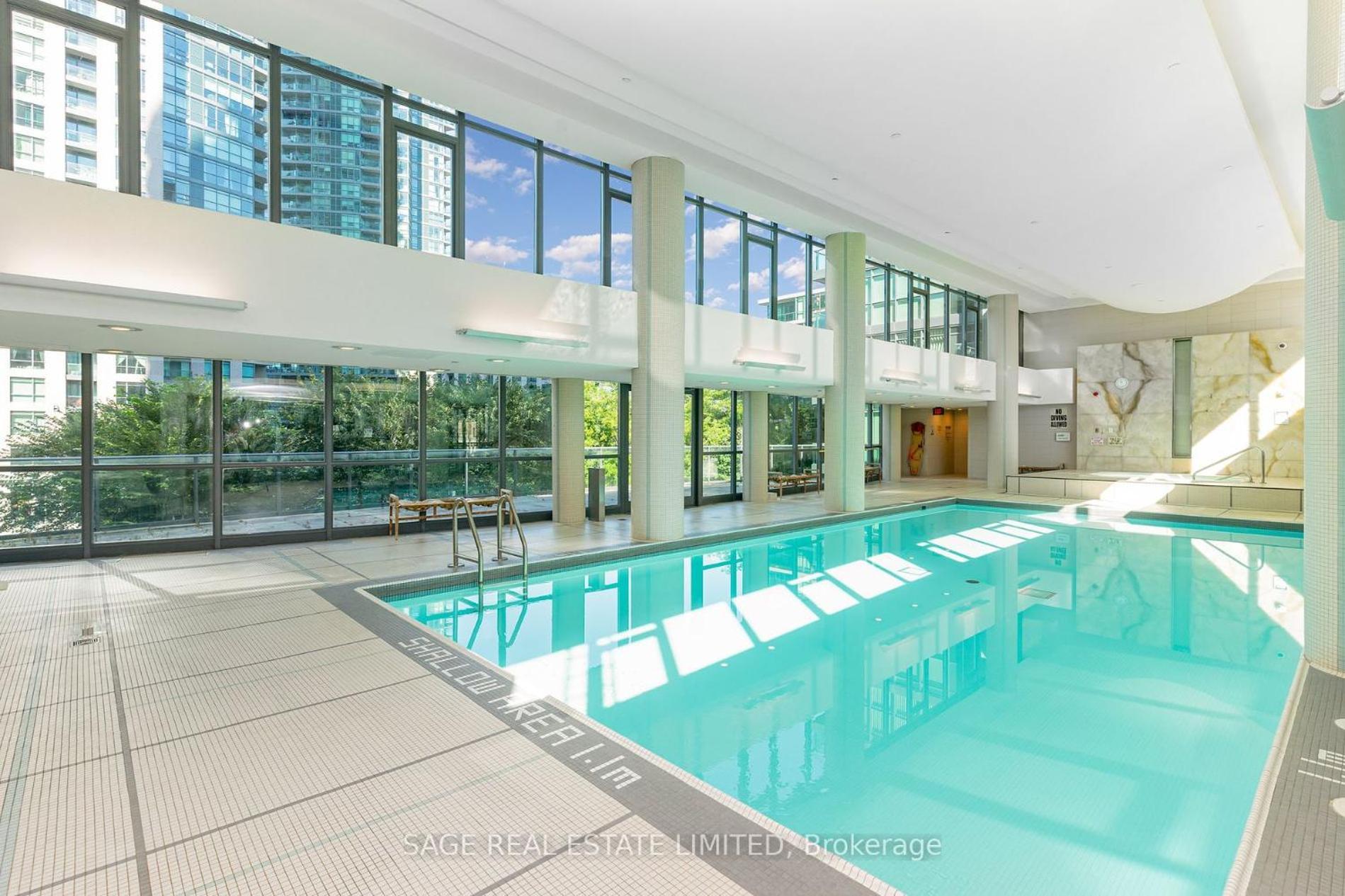 2 Bedroom Waterfront Condo Downtown W/ Free Parking 多伦多 外观 照片