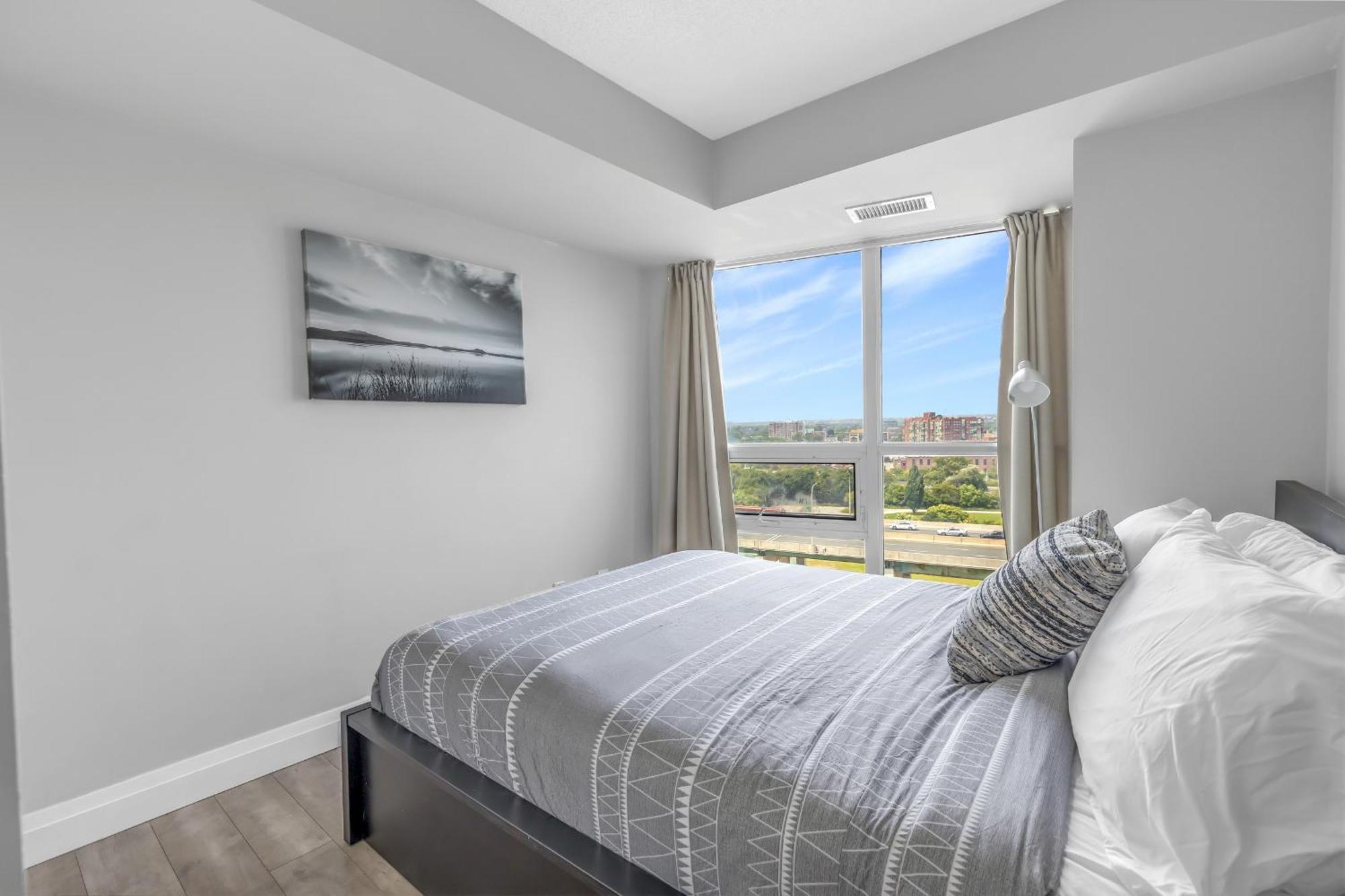 2 Bedroom Waterfront Condo Downtown W/ Free Parking 多伦多 外观 照片