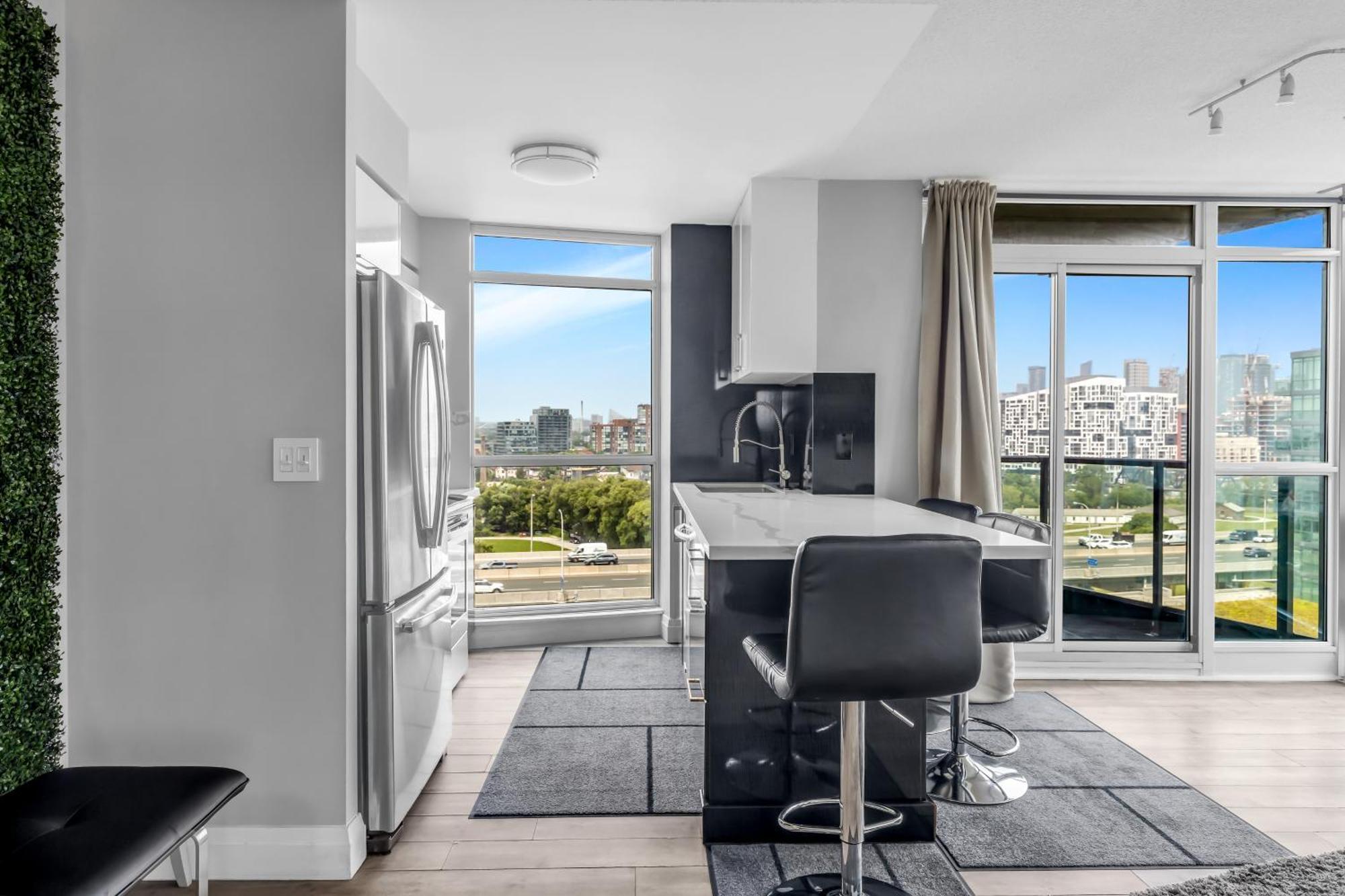 2 Bedroom Waterfront Condo Downtown W/ Free Parking 多伦多 外观 照片