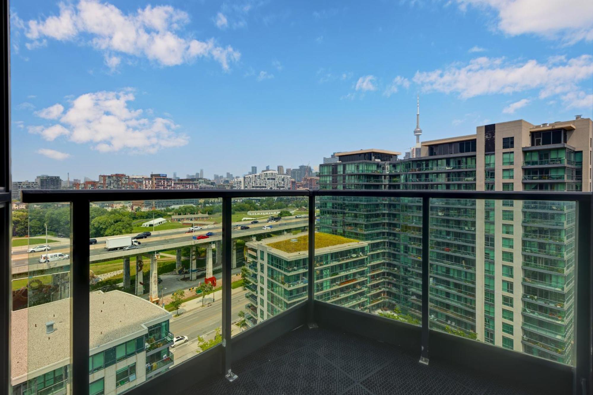 2 Bedroom Waterfront Condo Downtown W/ Free Parking 多伦多 外观 照片